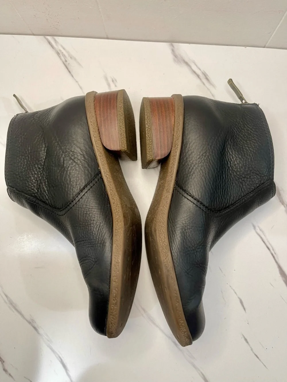 Dansko Becki waterproof ankle bootie in black leather 38 / 7.5-8 US SZ